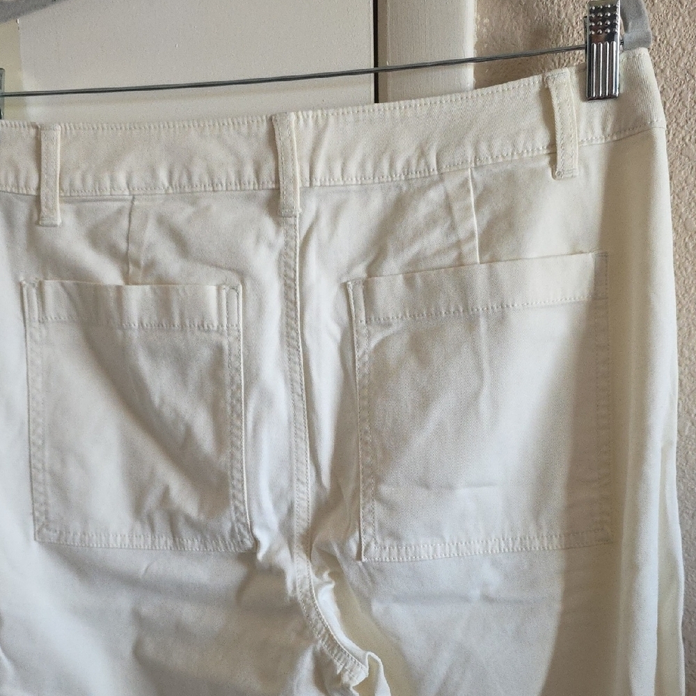 Universal Thread Mid-Rise Straight Leg Relaxed Chino Pants - Picture 7 of 8